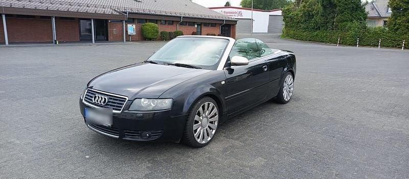 Schwarz Gebraucht 2004 Audi A4 Cabriolet Cabrio | 3.100 € (Superpreis) - Bild 1/4