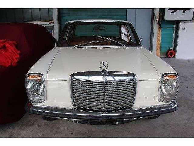 Gebraucht Mercedes 230 120 PS (88 kW) 1969 Weiß Limousine
