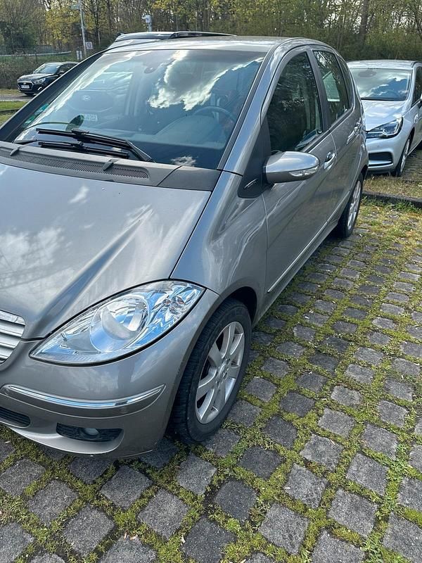 Gebraucht Mercedes 180 109 PS (80 kW) 2007 Grau Limousine