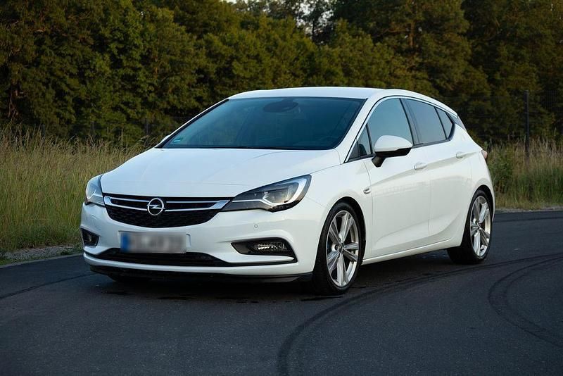 Usata Opel Astra 200 CV (147 kW) 2017 Bianco Berlina