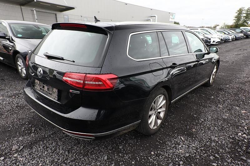 Gebraucht VW Passat Alltrack Highline 239 PS (175 kW) 2019 Deep black perleffekt Kombi