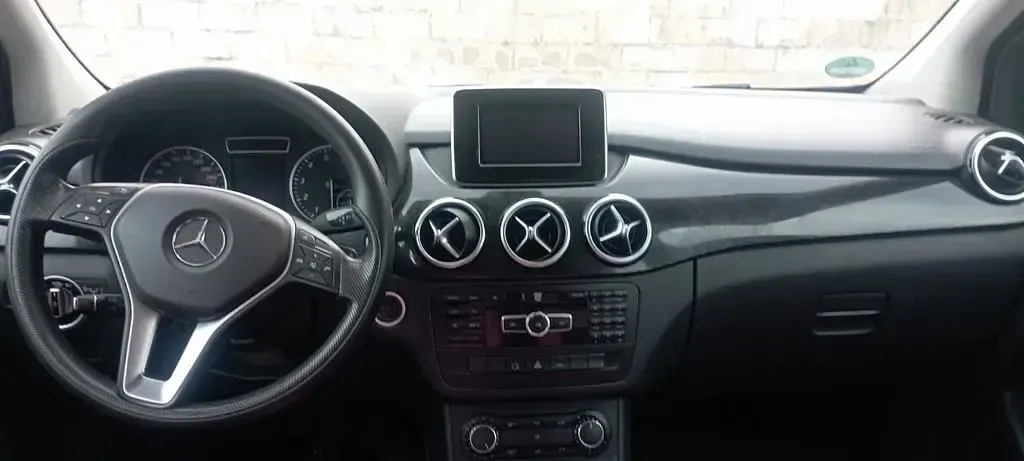 Gebraucht Mercedes B180 116 PS (85 kW) 2012 Grau Kleinwagen