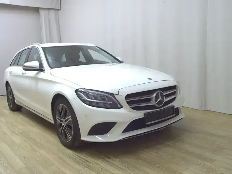 Gebraucht Mercedes C220 Avantgarde 194 PS (142 kW) 2021 Weiss Kombi