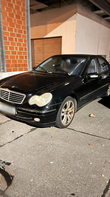 Schwarz Gebraucht 2001 Mercedes C240 Limousine | 2.500 € (Guter Preis) - Bild 1/4
