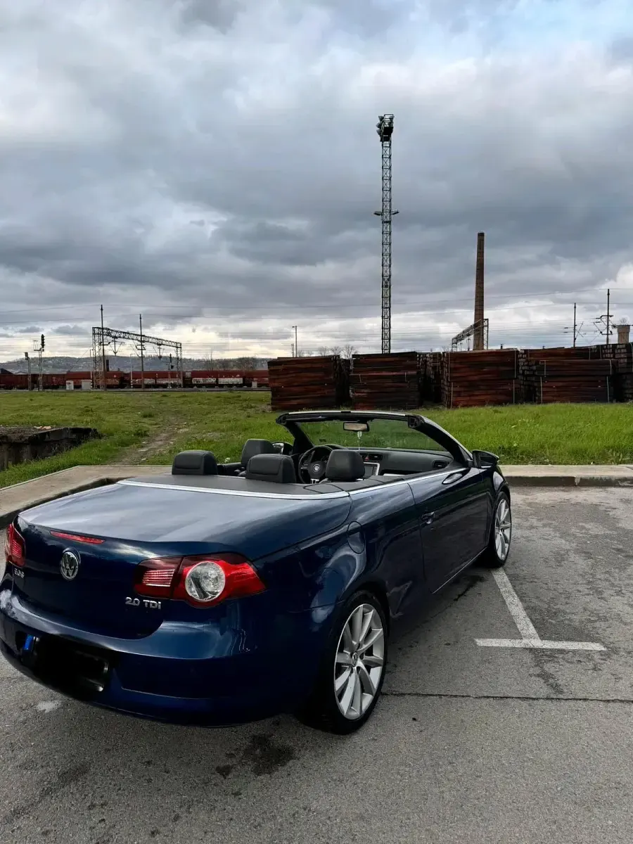 Gebraucht VW Eos 140 PS (102 kW) 2010 Blau Cabrio