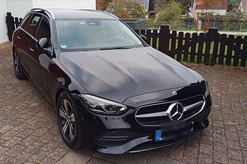 Schwarz Gebraucht 2022 Mercedes C300 Avantgarde Kombi | 37.750 € (Fairer Preis) - Bild 1/4