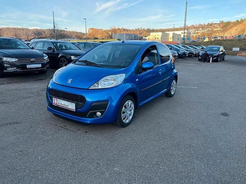 Blau Gebraucht 2012 Peugeot 107 Active Kleinwagen | 3.900 € (Fairer Preis) - Bild 1/4
