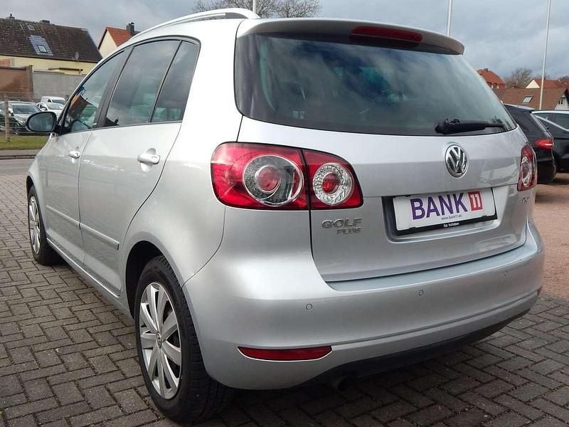 Gebraucht VW Golf VII Style 105 PS (77 kW) 2012 Reflexsilber metallic Limousine