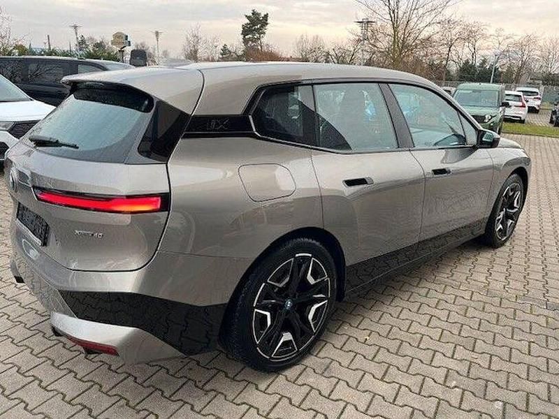 Gebraucht BMW iX Sport Line 239 kW (326 PS) 2022 Oxidgrau/oxidgrau ii SUV