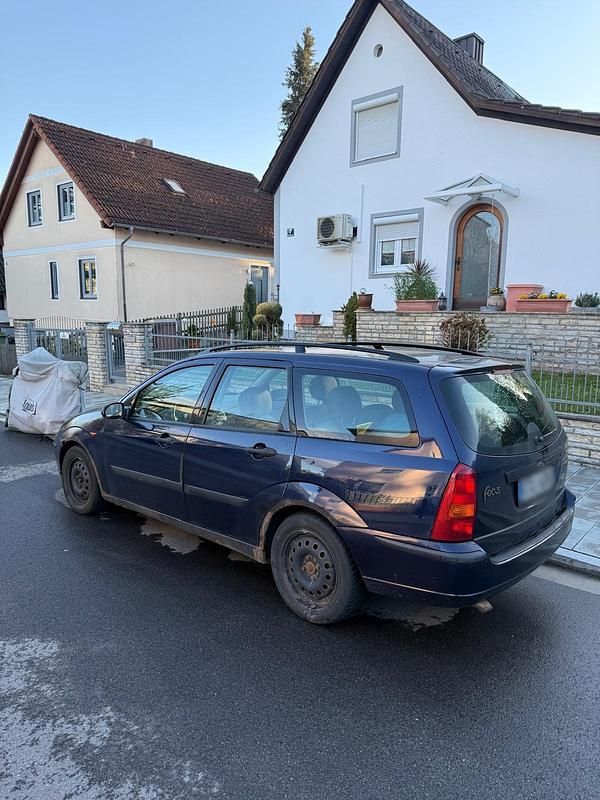 Second-hand Ford Focus 115 CP (84 kW) 2002 Albastru Break