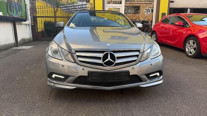 Silber Gebraucht 2011 Mercedes E350 Elegance Cabrio | 22.599 € (Teuer) - Bild 1/4