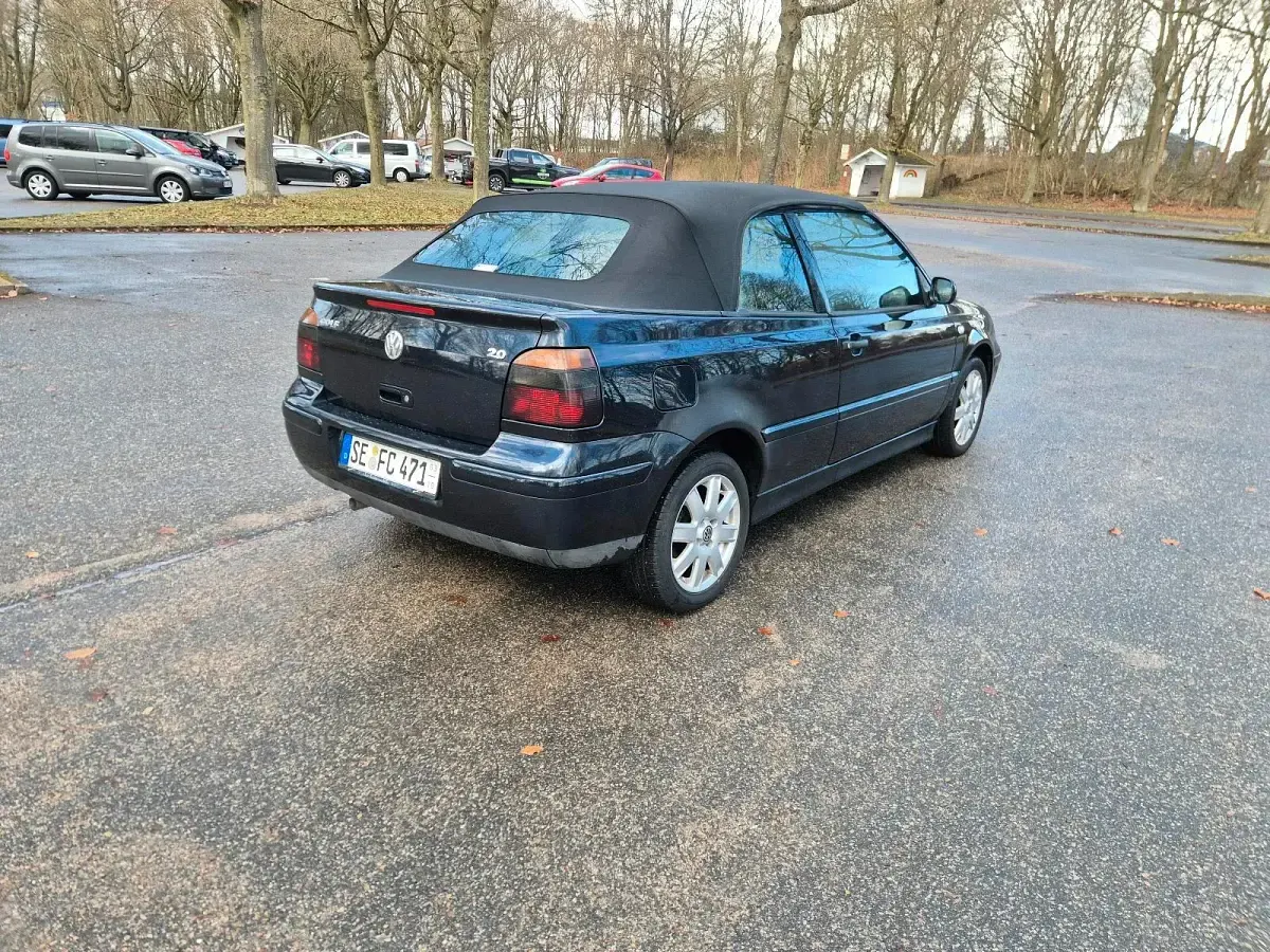 Gebraucht VW Golf 114 PS (83 kW) 2001 Blau Cabrio