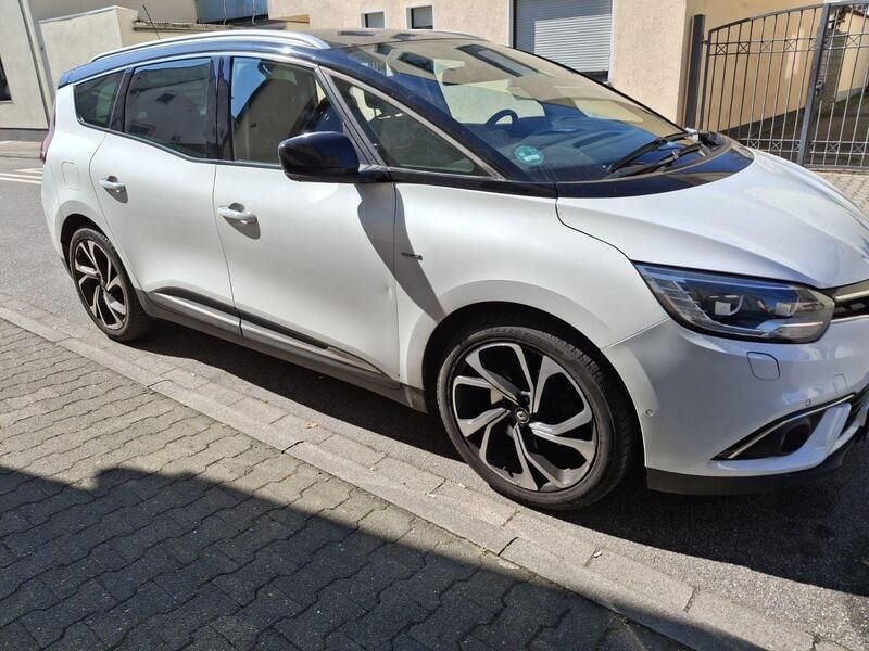 Weiß Gebraucht 2017 Renault Grand Scénic IV Bose Edition Van / Kleinbus | 9.999 € - Bild 1/4