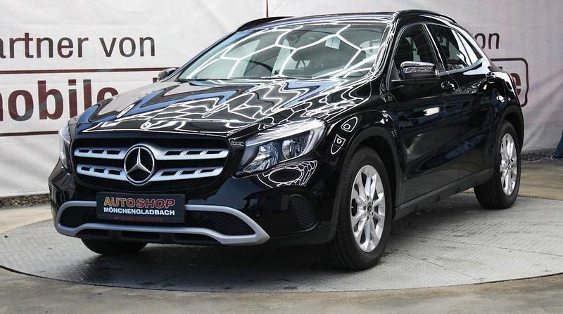 Gebraucht Mercedes GLA180 122 PS (89 kW) 2019 Nachtschwarz SUV