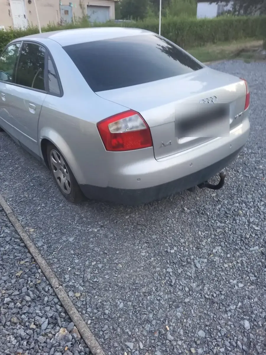 Gebraucht Audi A4 102 PS (75 kW) 2001 Silber Limousine