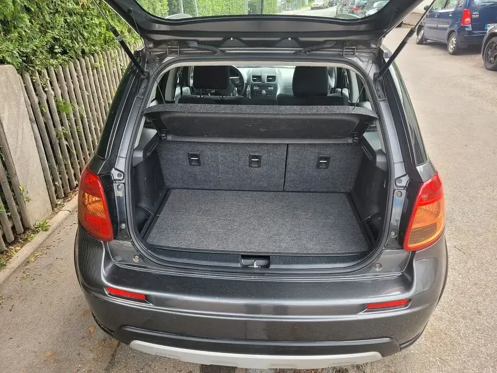 Gebraucht Suzuki SX4 Comfort 120 PS (88 kW) 2011 Limousine