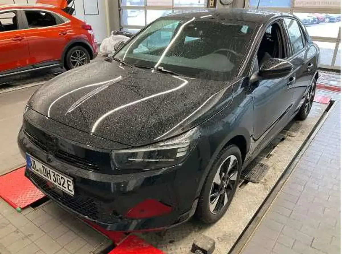 Gebraucht Opel Corsa-e 100 kW (136 PS) 2023 Schwarz Kleinwagen
