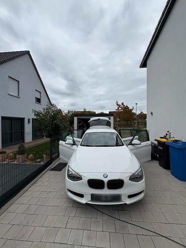 Gebraucht BMW 114 105 PS (77 kW) 2012 Weiß Kleinwagen