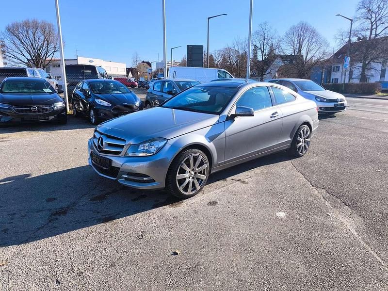 Iridiumsilber metalliclack Gebraucht 2012 Mercedes C180 Limousine | 13.500 € (Fairer Preis) - Bild 1/4