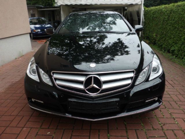 Gebraucht Mercedes E350 231 PS (169 kW) 2009 Schwarz metallic Coupé