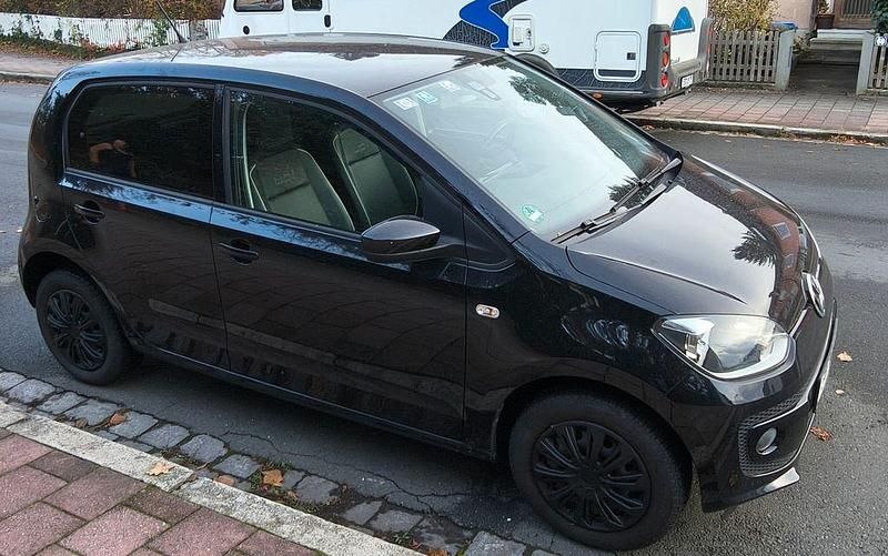 Schwarz Gebraucht 2014 VW up! high up! Kleinwagen | 3.777 € (Superpreis) - Bild 1/4