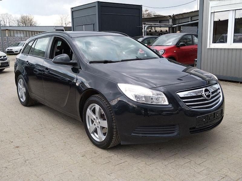 Gebraucht Opel Insignia 131 PS (96 kW) 2012 Schwarz Kombi