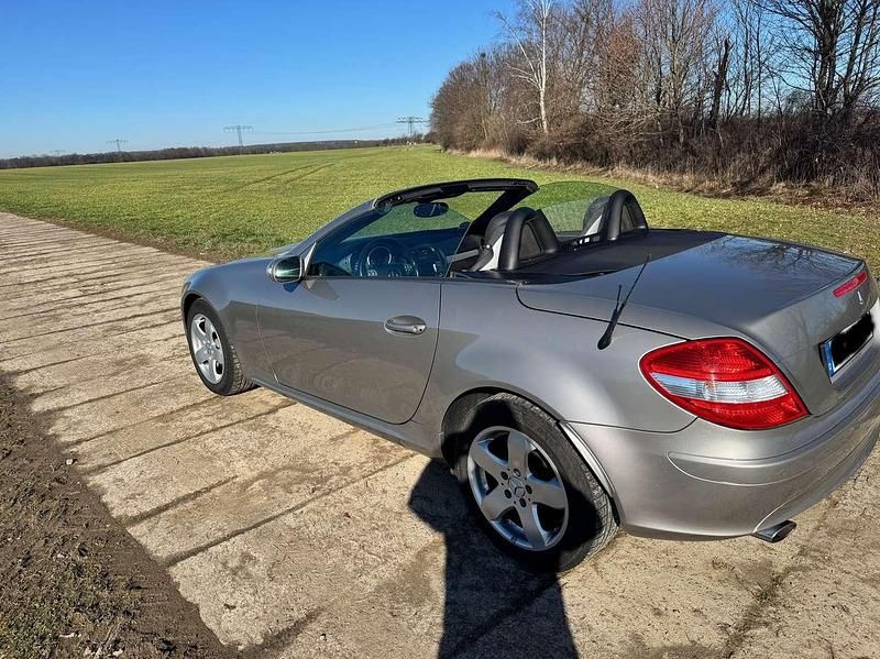 Gebraucht Mercedes SLK280 231 PS (169 kW) 2006 Silber Cabrio