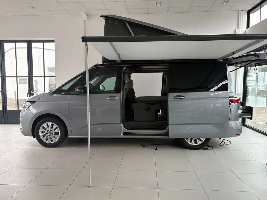 Neu VW California Beach 150 PS (110 kW) 2026 Silber Van