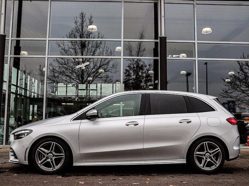 Gebraucht Mercedes B220 Premium 190 PS (139 kW) 2023 Silber Van / Kleinbus