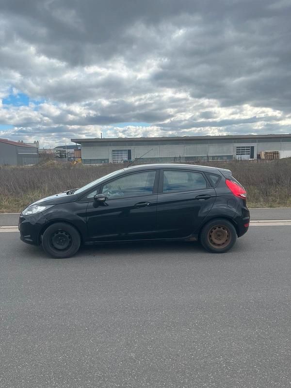 Gebraucht Ford Fiesta 82 PS (60 kW) 2010 Schwarz Kleinwagen