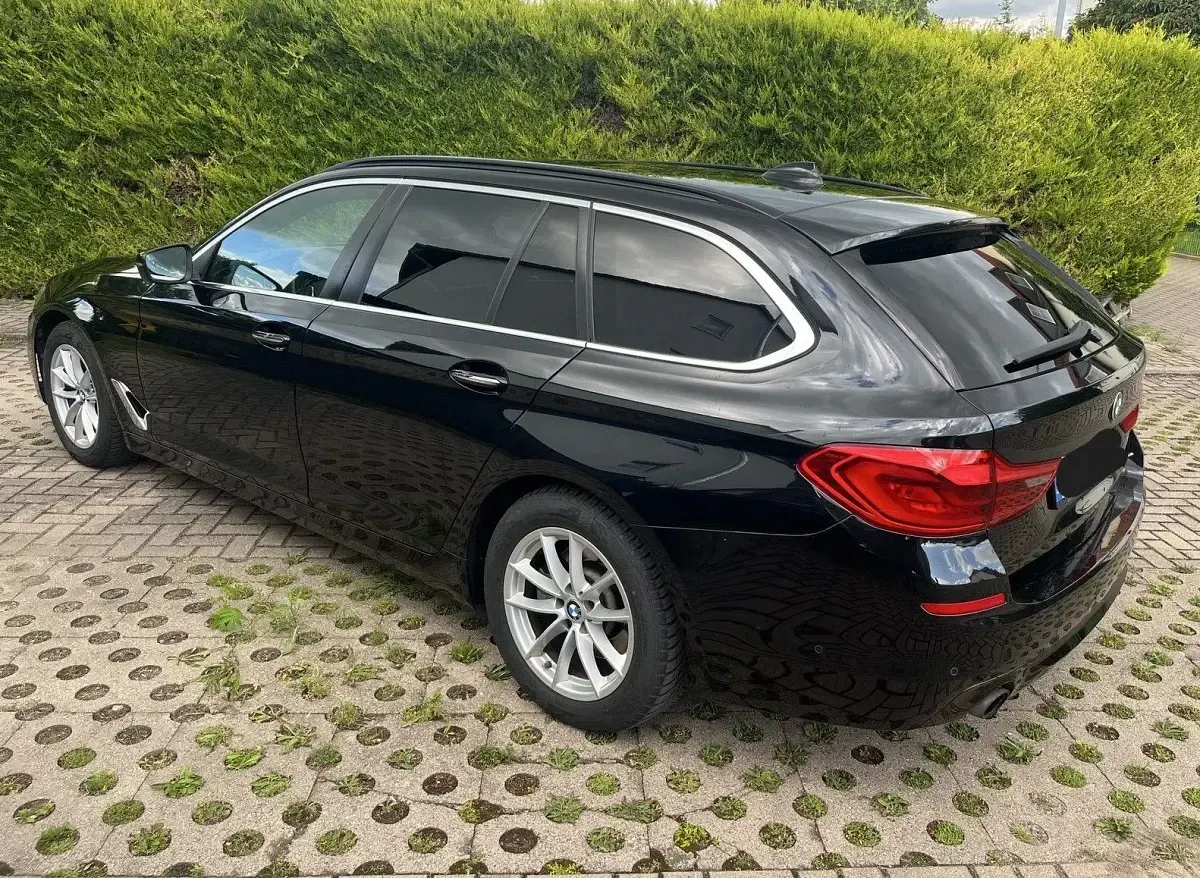 Gebraucht BMW 520 190 PS (139 kW) 2018 Schwarz Kombi
