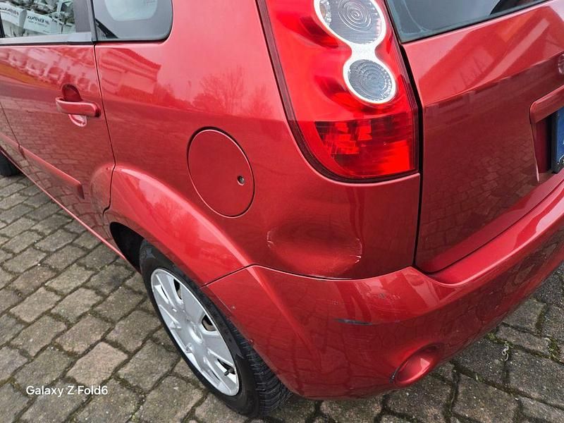 Gebraucht Ford Fiesta Style 69 PS (50 kW) 2008 Rot Kleinwagen