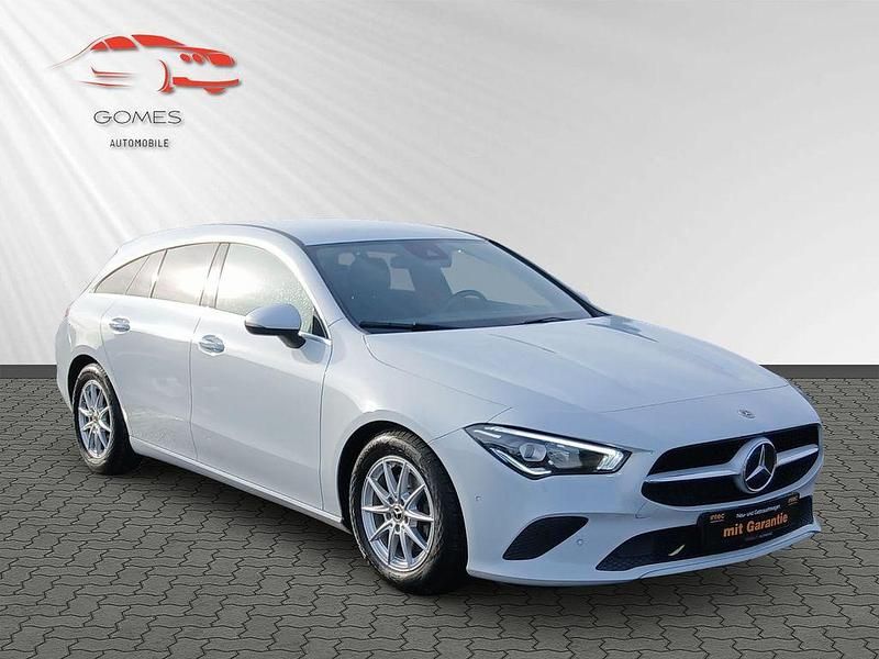 Weiß Gebraucht 2021 Mercedes CLA200 Shooting Brake Kombi | 17.490 € (Superpreis) - Bild 1/4