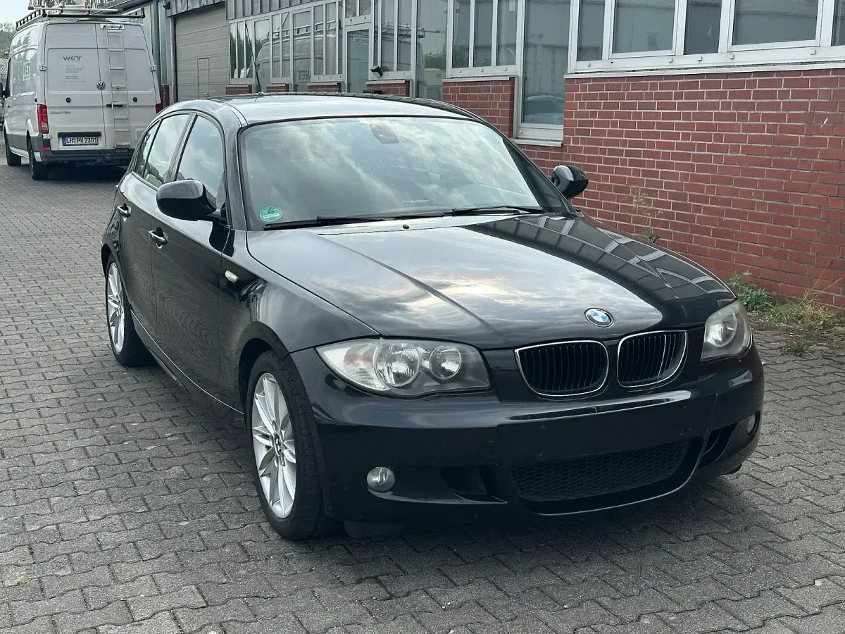 Gebraucht BMW 116 M Sport 122 PS (89 kW) 2011 Schwarz Kleinwagen