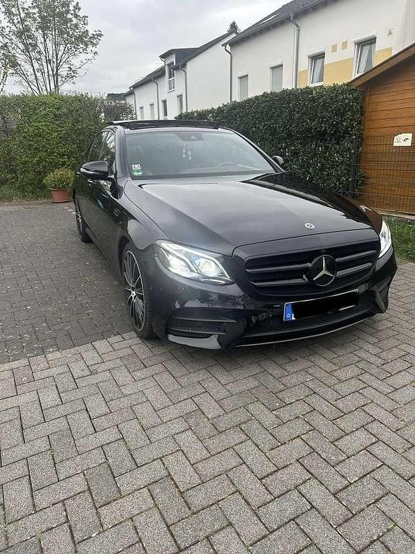 Gebraucht Mercedes E400 AMG line 340 PS (250 kW) 2019 Limousine