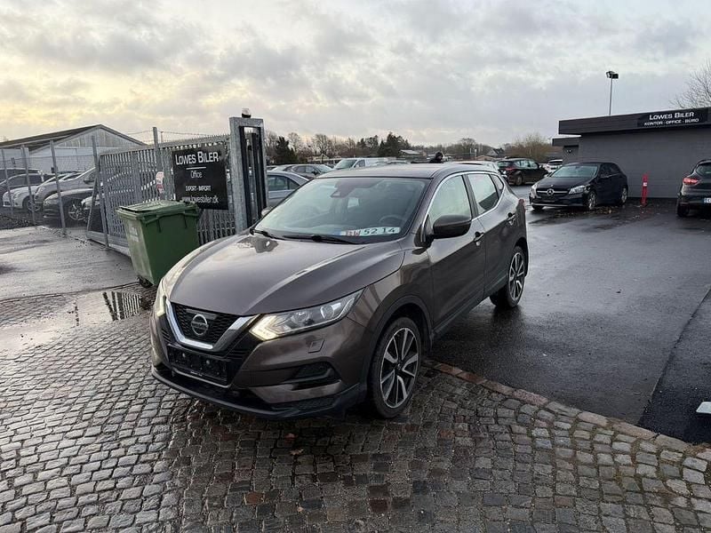 Braun Gebraucht 2018 Nissan Qashqai Visia SUV | 9.100 € (Superpreis) - Bild 1/4