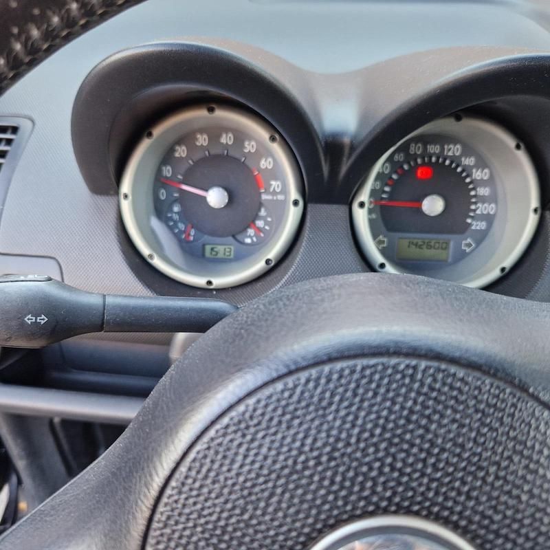 Gebraucht VW Lupo 60 PS (44 kW) 2004 Schwarz Kleinwagen