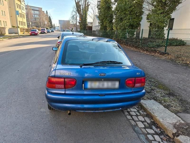 Gebraucht Ford Escort 90 PS (66 kW) 1998 Blau Limousine
