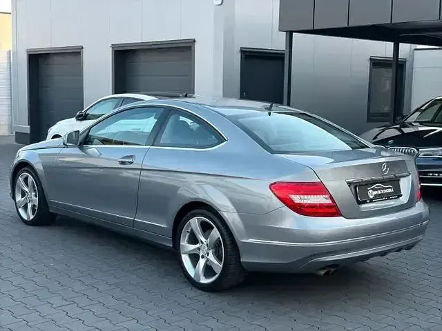 Gebraucht Mercedes C180 156 PS (114 kW) 2012 Andere Coupé