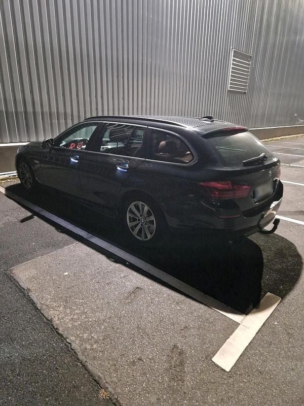Gebraucht BMW 530 258 PS (189 kW) 2013 Schwarz Kombi