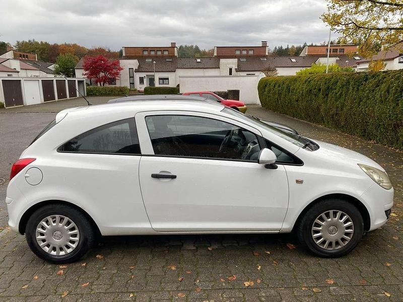 Weiß Gebraucht 2009 Opel Corsa Selection Limousine | 500 € (Superpreis) - Bild 1/4
