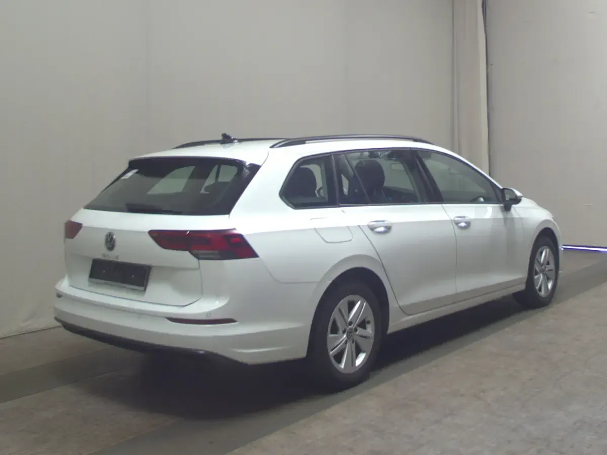Used VW Golf VIII Pro 150 HP (110 kW) 2023 White Estate
