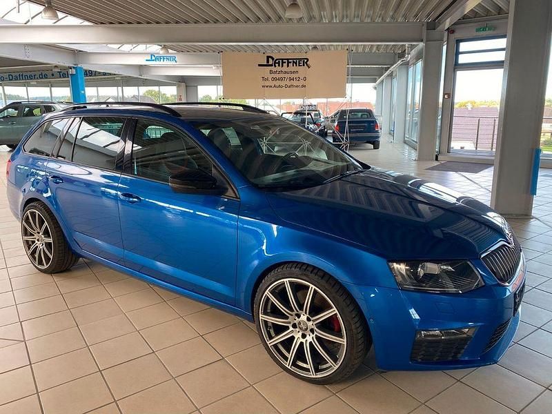 Blau Gebraucht 2016 Skoda Octavia RS Kombi | 16.990 € (Fairer Preis) - Bild 1/4