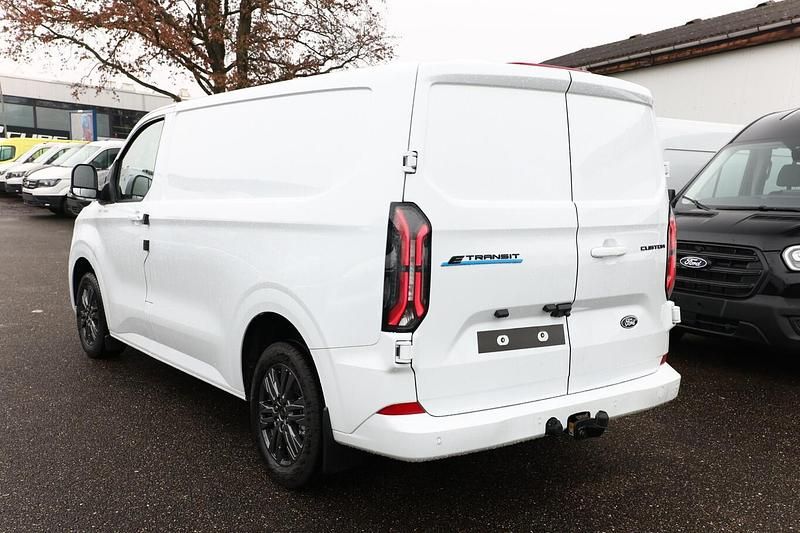 Neu Ford E-Transit Limited 160 kW (218 PS) 2025 Frozen white Van