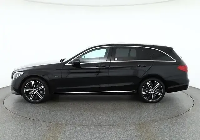 Gebraucht Mercedes C300e Avantgarde 320 PS (235 kW) 2020 Schwarz Kombi
