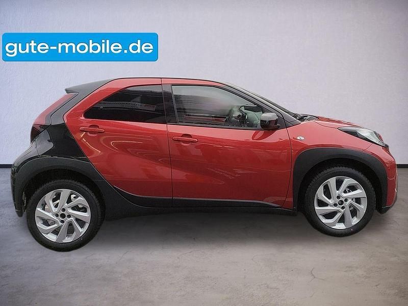 Gebraucht Toyota Aygo Pulse 72 PS (52 kW) 2022 Rot Kleinwagen