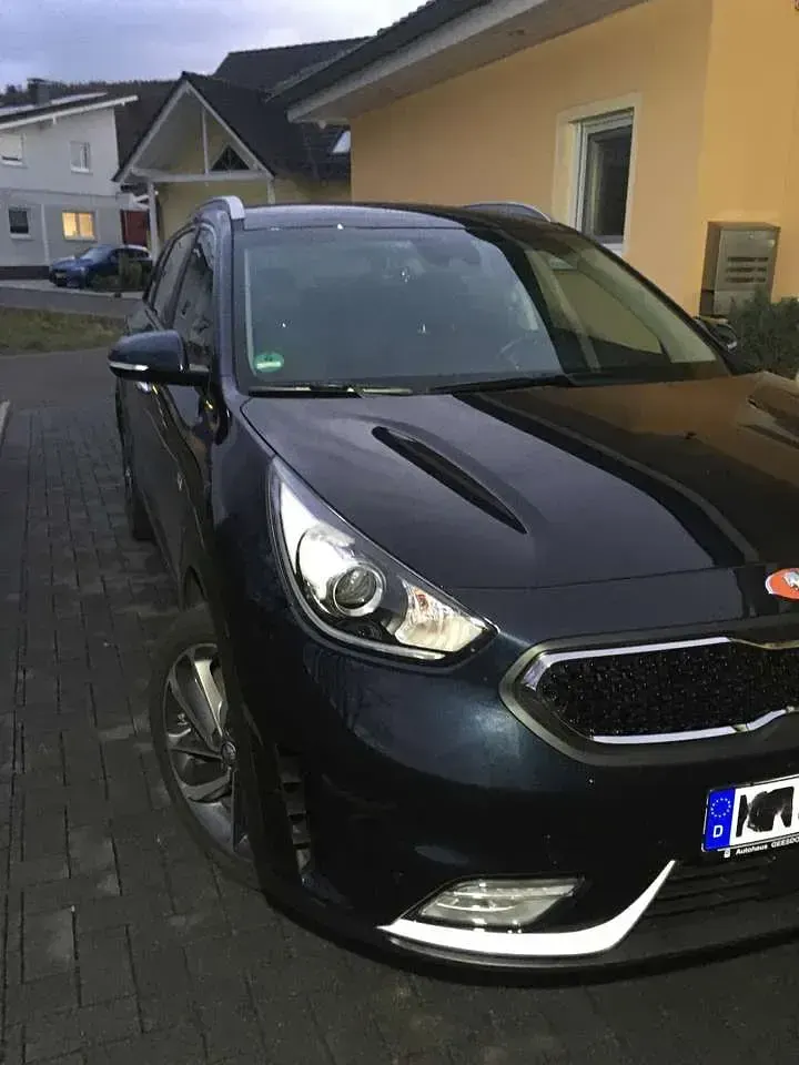 Gebraucht Kia Niro 105 PS (77 kW) 2019 Blau SUV