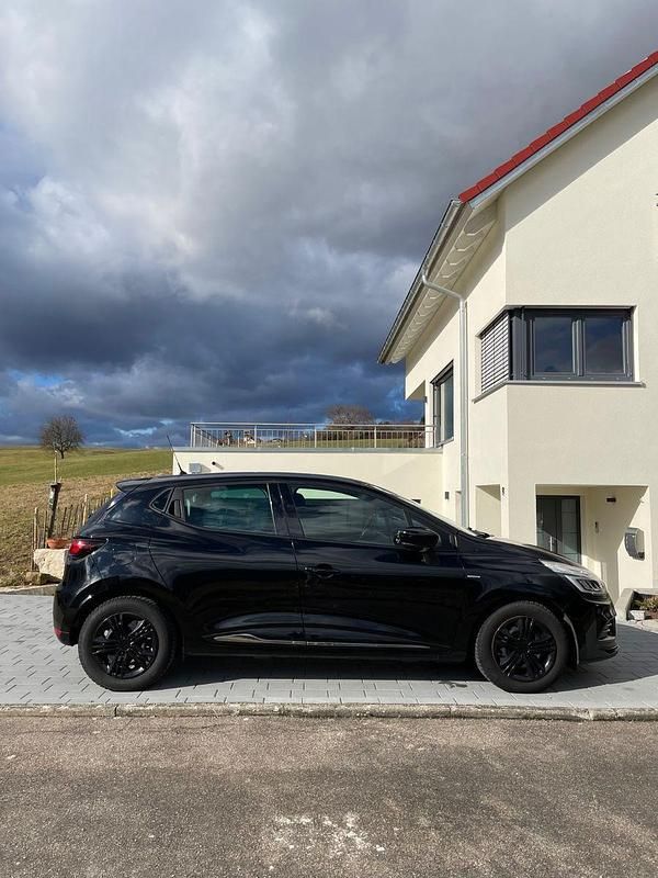 Gebraucht Renault Clio IV LIMITED 90 PS (66 kW) 2017 Schwarz Kleinwagen