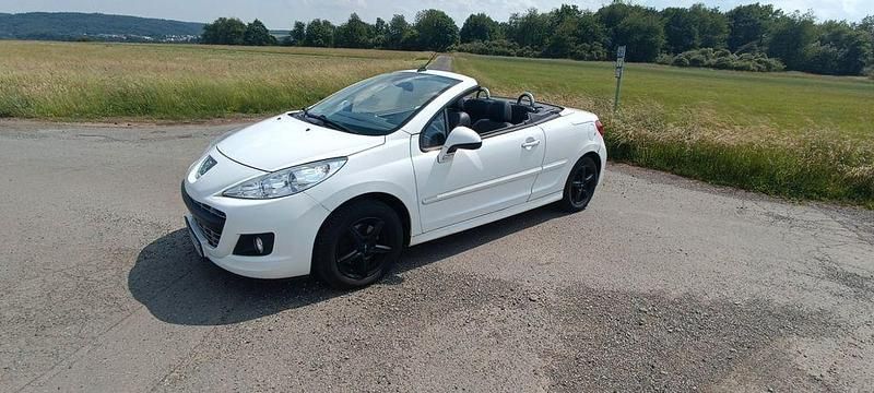 Weiß Gebraucht 2011 Peugeot 207 CC Cabrio | 4.800 € (Fairer Preis) - Bild 1/4