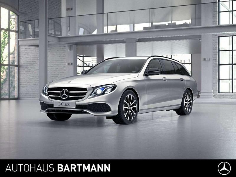 Iridiumsilber Gebraucht 2017 Mercedes E220 Avantgarde Kombi | 23.000 € (Fairer Preis) - Bild 1/4